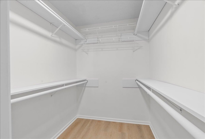 3083 LIVE OAK ST, Memphis, Tennessee 38115, 4 Bedrooms Bedrooms, 7 Rooms Rooms,2 BathroomsBathrooms,Residential,For Sale,LIVE OAK,10219806