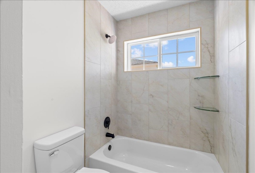 3083 LIVE OAK ST, Memphis, Tennessee 38115, 4 Bedrooms Bedrooms, 7 Rooms Rooms,2 BathroomsBathrooms,Residential,For Sale,LIVE OAK,10219806