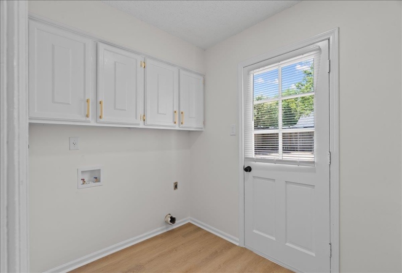 3083 LIVE OAK ST, Memphis, Tennessee 38115, 4 Bedrooms Bedrooms, 7 Rooms Rooms,2 BathroomsBathrooms,Residential,For Sale,LIVE OAK,10219806