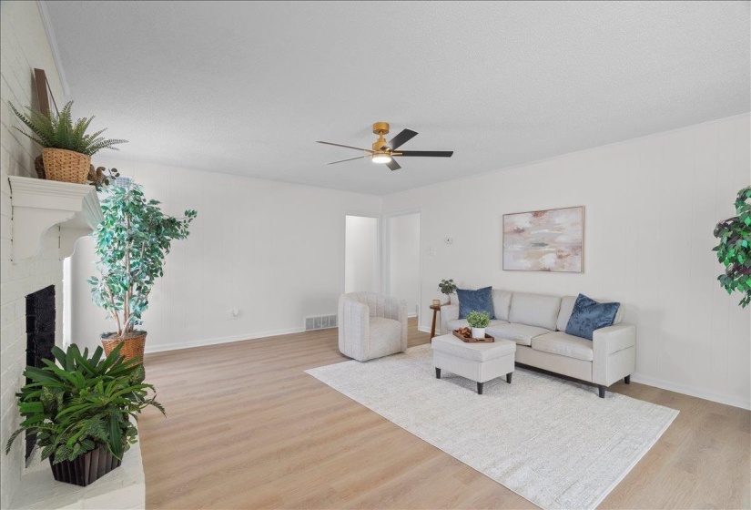 3083 LIVE OAK ST, Memphis, Tennessee 38115, 4 Bedrooms Bedrooms, 7 Rooms Rooms,2 BathroomsBathrooms,Residential,For Sale,LIVE OAK,10219806