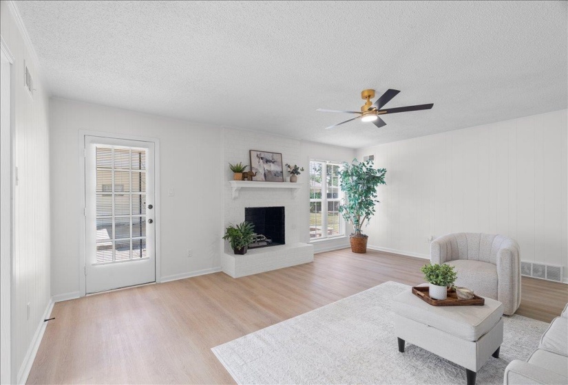 3083 LIVE OAK ST, Memphis, Tennessee 38115, 4 Bedrooms Bedrooms, 7 Rooms Rooms,2 BathroomsBathrooms,Residential,For Sale,LIVE OAK,10219806