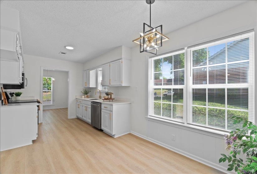 3083 LIVE OAK ST, Memphis, Tennessee 38115, 4 Bedrooms Bedrooms, 7 Rooms Rooms,2 BathroomsBathrooms,Residential,For Sale,LIVE OAK,10219806