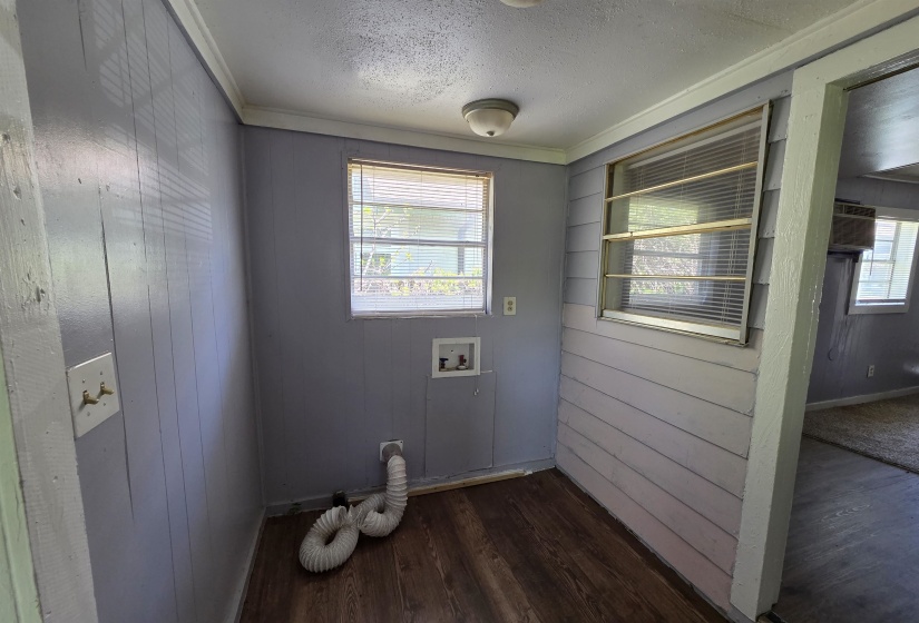 1320 FAXON AVE, Memphis, Tennessee 38104-6840, 2 Bedrooms Bedrooms, 5 Rooms Rooms,1 BathroomBathrooms,Rental Properties,For Sale,FAXON,10219854