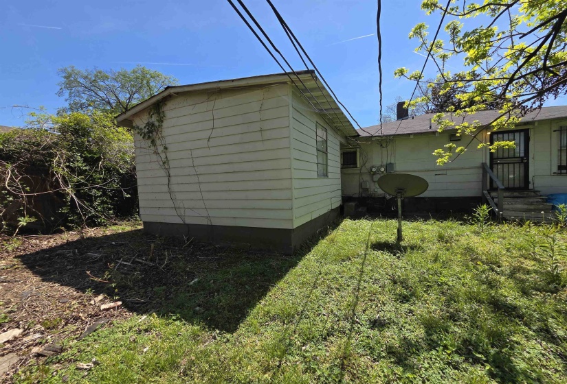1320 FAXON AVE, Memphis, Tennessee 38104-6840, 2 Bedrooms Bedrooms, 5 Rooms Rooms,1 BathroomBathrooms,Rental Properties,For Sale,FAXON,10219854