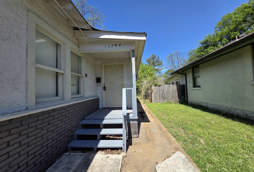 1320 FAXON AVE, Memphis, Tennessee 38104-6840, 2 Bedrooms Bedrooms, 5 Rooms Rooms,1 BathroomBathrooms,Rental Properties,For Sale,FAXON,10219854