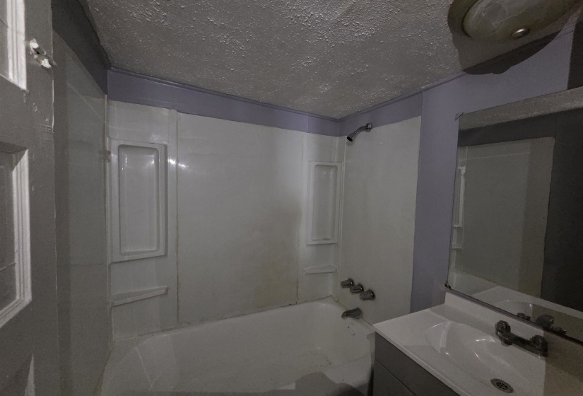 1320 FAXON AVE, Memphis, Tennessee 38104-6840, 2 Bedrooms Bedrooms, 5 Rooms Rooms,1 BathroomBathrooms,Rental Properties,For Sale,FAXON,10219854