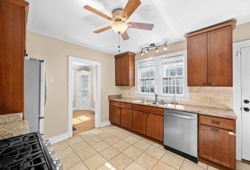 3592 COWDEN AVE, Memphis, Tennessee 38111, 3 Bedrooms Bedrooms, 7 Rooms Rooms,2 BathroomsBathrooms,Residential,For Sale,COWDEN,10219811