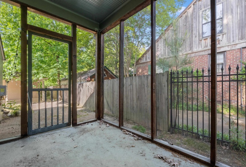 3592 COWDEN AVE, Memphis, Tennessee 38111, 3 Bedrooms Bedrooms, 7 Rooms Rooms,2 BathroomsBathrooms,Residential,For Sale,COWDEN,10219811