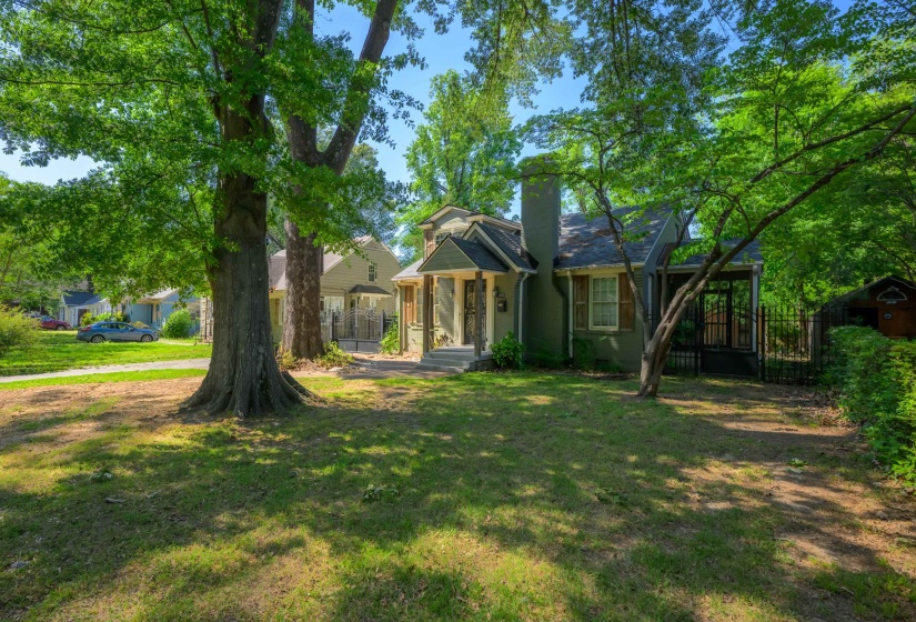 3592 COWDEN AVE, Memphis, Tennessee 38111, 3 Bedrooms Bedrooms, 7 Rooms Rooms,2 BathroomsBathrooms,Residential,For Sale,COWDEN,10219811