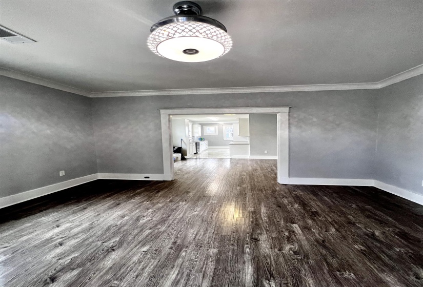 1052 FAXON AVE, Memphis, Tennessee 38105, 3 Bedrooms Bedrooms, 6 Rooms Rooms,2 BathroomsBathrooms,Residential,For Sale,FAXON,10219815