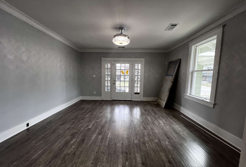 1052 FAXON AVE, Memphis, Tennessee 38105, 3 Bedrooms Bedrooms, 6 Rooms Rooms,2 BathroomsBathrooms,Residential,For Sale,FAXON,10219815