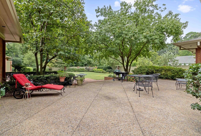 4501 MINDEN RD, Memphis, Tennessee 38117, 6 Bedrooms Bedrooms, 12 Rooms Rooms,3.2 BathroomsBathrooms,Residential,For Sale,MINDEN,10219818