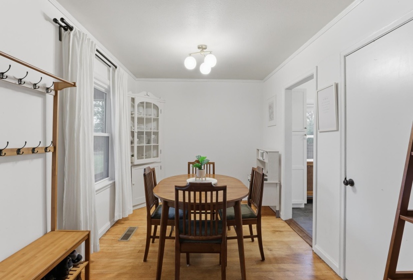 566 READ ST, Memphis, Tennessee 38122, 4 Bedrooms Bedrooms, 7 Rooms Rooms,2 BathroomsBathrooms,Residential,For Sale,READ,10219828