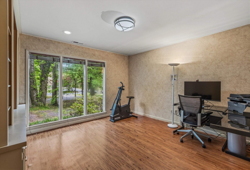 5476 SHADY GROVE TER, Memphis, Tennessee 38120, 4 Bedrooms Bedrooms, 9 Rooms Rooms,3.2 BathroomsBathrooms,Residential,For Sale,SHADY GROVE,10219860