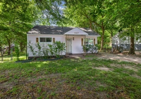 2147 CLIFTON AVE, Memphis, Tennessee 38127, 2 Bedrooms Bedrooms, 5 Rooms Rooms,1 BathroomBathrooms,Residential,For Sale,CLIFTON,10219864