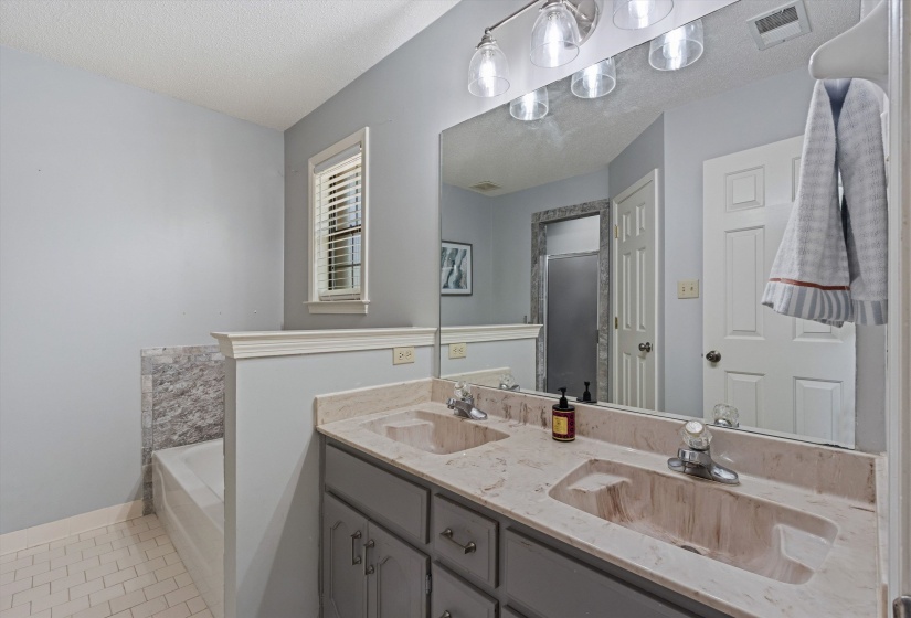 404 PURPLE FINCH CV, Collierville, Tennessee 38017, 3 Bedrooms Bedrooms, 5 Rooms Rooms,2 BathroomsBathrooms,Residential,For Sale,PURPLE FINCH,10219866