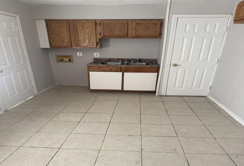 273 GASTON AVE, Memphis, Tennessee 38106, 2 Bedrooms Bedrooms, 5 Rooms Rooms,1 BathroomBathrooms,Rental Properties,For Sale,GASTON,10219893