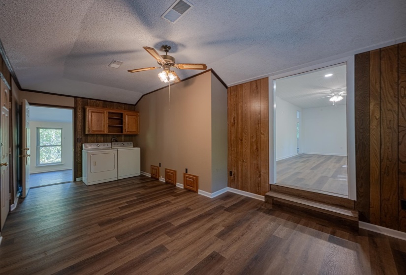 3560 CHARLES BARTLETT RD, Millington, Tennessee 38053, 3 Bedrooms Bedrooms, 5 Rooms Rooms,1 BathroomBathrooms,Residential,For Sale,CHARLES BARTLETT,10207974