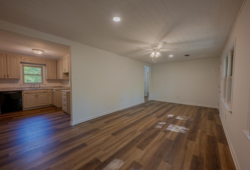 3560 CHARLES BARTLETT RD, Millington, Tennessee 38053, 3 Bedrooms Bedrooms, 5 Rooms Rooms,1 BathroomBathrooms,Residential,For Sale,CHARLES BARTLETT,10207974