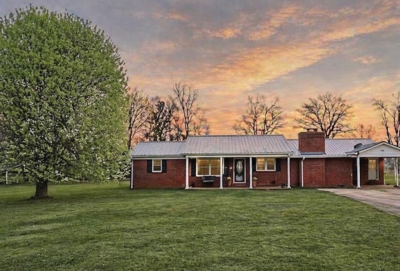 598 GILCHRIST RD, Adamsville, Tennessee 38310-4909, 4 Bedrooms Bedrooms, 8 Rooms Rooms,2 BathroomsBathrooms,Residential,For Sale,GILCHRIST,10219730