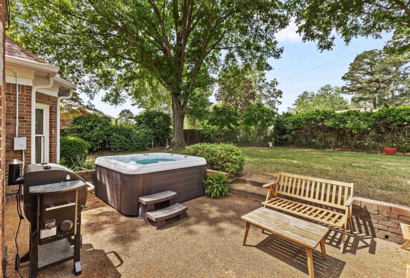 8106 MEADOW GLEN DR, Germantown, Tennessee 38138, 4 Bedrooms Bedrooms, 7 Rooms Rooms,3 BathroomsBathrooms,Residential,For Sale,MEADOW GLEN,10219871