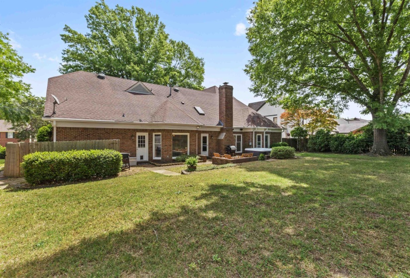 8106 MEADOW GLEN DR, Germantown, Tennessee 38138, 4 Bedrooms Bedrooms, 7 Rooms Rooms,3 BathroomsBathrooms,Residential,For Sale,MEADOW GLEN,10219871