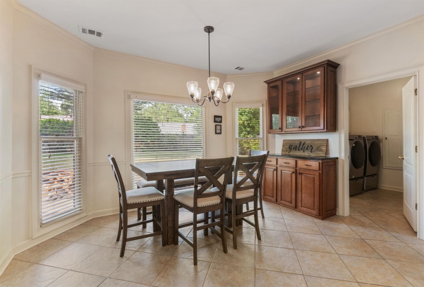 8106 MEADOW GLEN DR, Germantown, Tennessee 38138, 4 Bedrooms Bedrooms, 7 Rooms Rooms,3 BathroomsBathrooms,Residential,For Sale,MEADOW GLEN,10219871