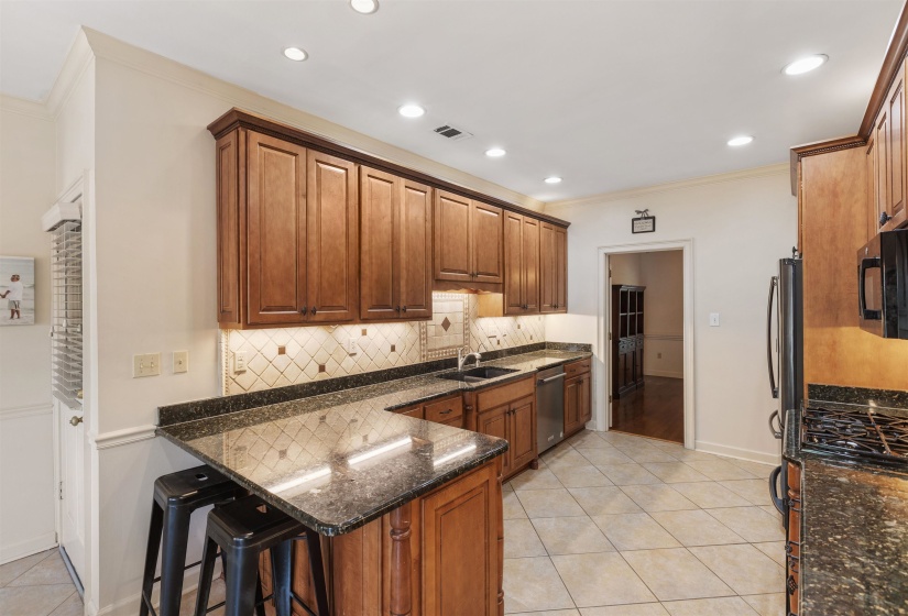 8106 MEADOW GLEN DR, Germantown, Tennessee 38138, 4 Bedrooms Bedrooms, 7 Rooms Rooms,3 BathroomsBathrooms,Residential,For Sale,MEADOW GLEN,10219871