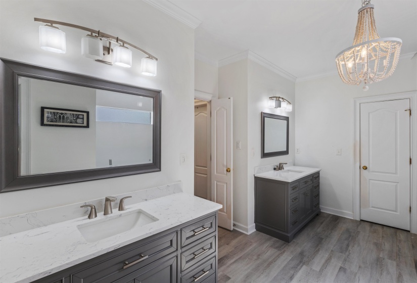 8106 MEADOW GLEN DR, Germantown, Tennessee 38138, 4 Bedrooms Bedrooms, 7 Rooms Rooms,3 BathroomsBathrooms,Residential,For Sale,MEADOW GLEN,10219871