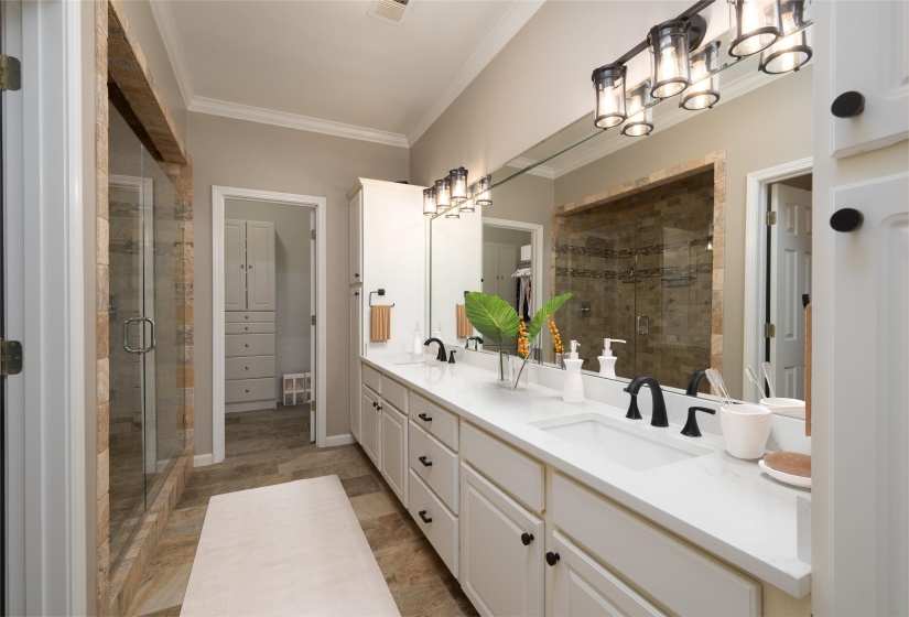 140 MARINA POINT LN, Memphis, Tennessee 38103, 3 Bedrooms Bedrooms, 6 Rooms Rooms,2.1 BathroomsBathrooms,Residential,For Sale,MARINA POINT,10219876