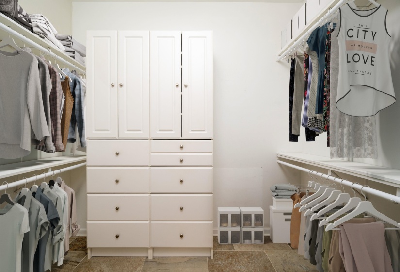 140 MARINA POINT LN, Memphis, Tennessee 38103, 3 Bedrooms Bedrooms, 6 Rooms Rooms,2.1 BathroomsBathrooms,Residential,For Sale,MARINA POINT,10219876