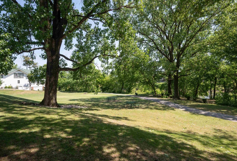 140 MARINA POINT LN, Memphis, Tennessee 38103, 3 Bedrooms Bedrooms, 6 Rooms Rooms,2.1 BathroomsBathrooms,Residential,For Sale,MARINA POINT,10219876