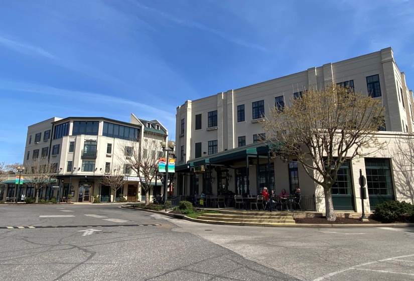 140 MARINA POINT LN, Memphis, Tennessee 38103, 3 Bedrooms Bedrooms, 6 Rooms Rooms,2.1 BathroomsBathrooms,Residential,For Sale,MARINA POINT,10219876