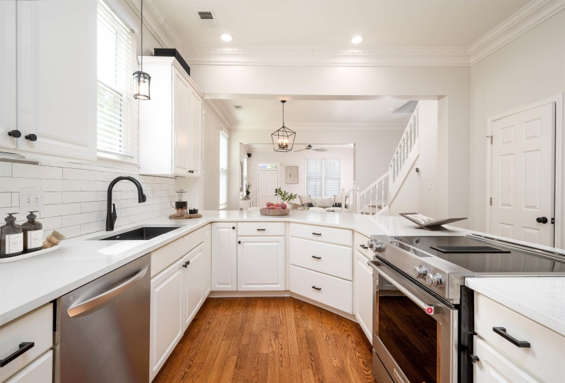 140 MARINA POINT LN, Memphis, Tennessee 38103, 3 Bedrooms Bedrooms, 6 Rooms Rooms,2.1 BathroomsBathrooms,Residential,For Sale,MARINA POINT,10219876