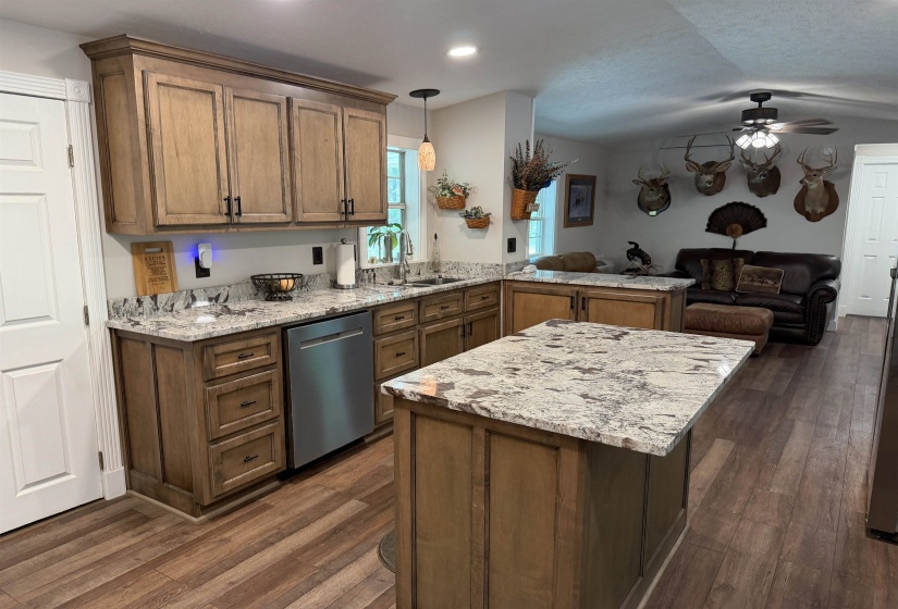 1212 ELVIN WEEKS RD, Bethel Springs, Tennessee 38315, 3 Bedrooms Bedrooms, 9 Rooms Rooms,2 BathroomsBathrooms,Residential,For Sale,ELVIN WEEKS,10219878