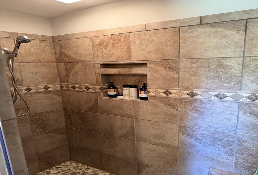 1212 ELVIN WEEKS RD, Bethel Springs, Tennessee 38315, 3 Bedrooms Bedrooms, 9 Rooms Rooms,2 BathroomsBathrooms,Residential,For Sale,ELVIN WEEKS,10219878