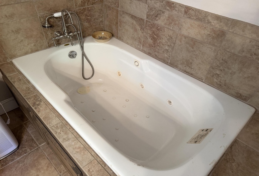 1212 ELVIN WEEKS RD, Bethel Springs, Tennessee 38315, 3 Bedrooms Bedrooms, 9 Rooms Rooms,2 BathroomsBathrooms,Residential,For Sale,ELVIN WEEKS,10219878