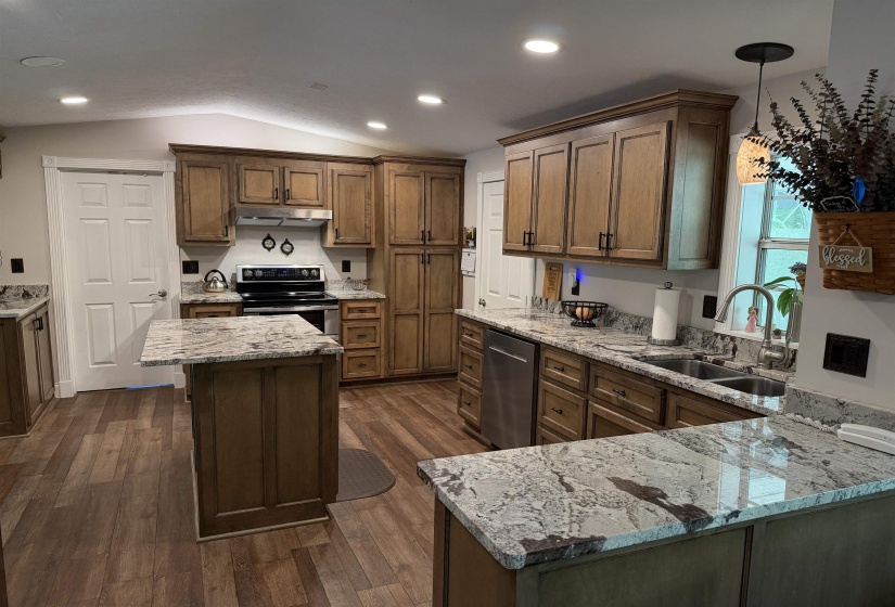 1212 ELVIN WEEKS RD, Bethel Springs, Tennessee 38315, 3 Bedrooms Bedrooms, 9 Rooms Rooms,2 BathroomsBathrooms,Residential,For Sale,ELVIN WEEKS,10219878