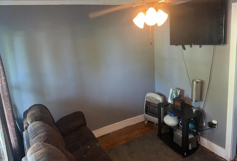 415 PATTERSON RD, Savannah, Tennessee 38372, 2 Bedrooms Bedrooms, 4 Rooms Rooms,1 BathroomBathrooms,Residential,For Sale,PATTERSON,10219882