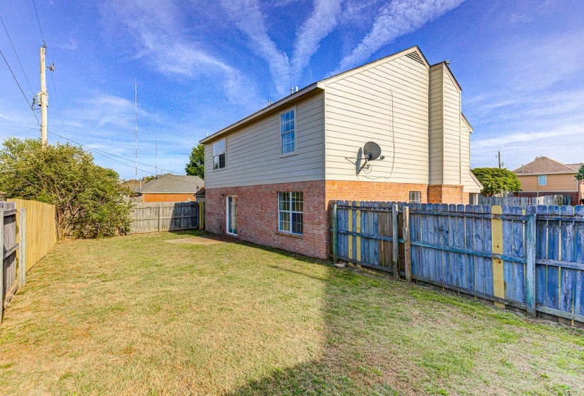 6928 NAPLES DR, Memphis, Tennessee 38018, 3 Bedrooms Bedrooms, 6 Rooms Rooms,2.1 BathroomsBathrooms,Residential,For Sale,NAPLES,10219888