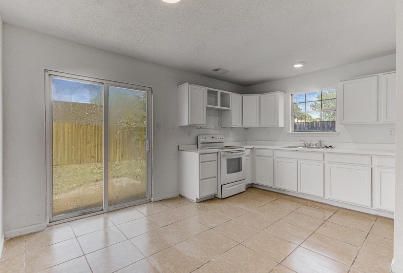 6928 NAPLES DR, Memphis, Tennessee 38018, 3 Bedrooms Bedrooms, 6 Rooms Rooms,2.1 BathroomsBathrooms,Residential,For Sale,NAPLES,10219888