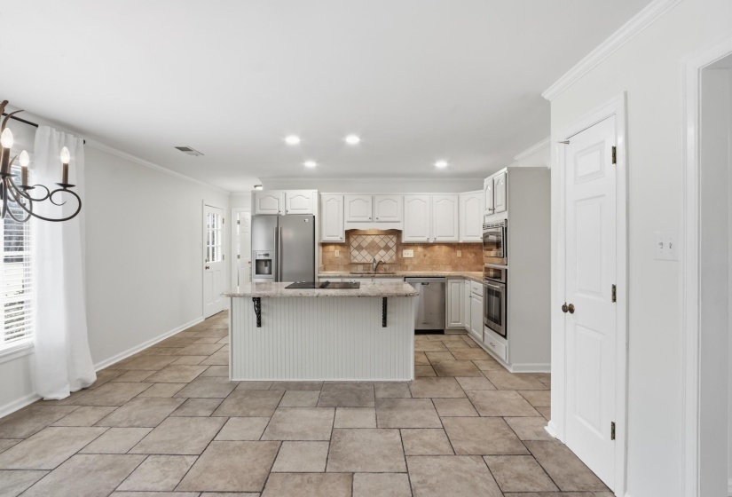 2108 PRESTWICK DR, Germantown, Tennessee 38139, 3 Bedrooms Bedrooms, 8 Rooms Rooms,2.1 BathroomsBathrooms,Residential,For Sale,PRESTWICK,10219894