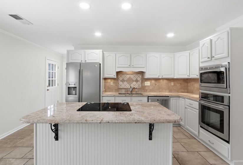 2108 PRESTWICK DR, Germantown, Tennessee 38139, 3 Bedrooms Bedrooms, 8 Rooms Rooms,2.1 BathroomsBathrooms,Residential,For Sale,PRESTWICK,10219894