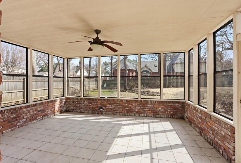 2108 PRESTWICK DR, Germantown, Tennessee 38139, 3 Bedrooms Bedrooms, 8 Rooms Rooms,2.1 BathroomsBathrooms,Residential,For Sale,PRESTWICK,10219894