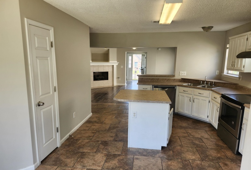 6667 EINAT CV, Memphis, Tennessee 38134, 3 Bedrooms Bedrooms, 6 Rooms Rooms,2.1 BathroomsBathrooms,Rental Properties,For Sale,EINAT,10219921