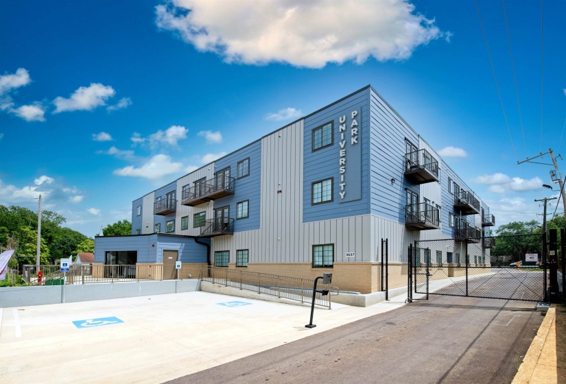 3637 PARK AVE, Memphis, Tennessee 38111, 1 Bedroom Bedrooms, 3 Rooms Rooms,1 BathroomBathrooms,Rental Properties,For Sale,PARK,10219935