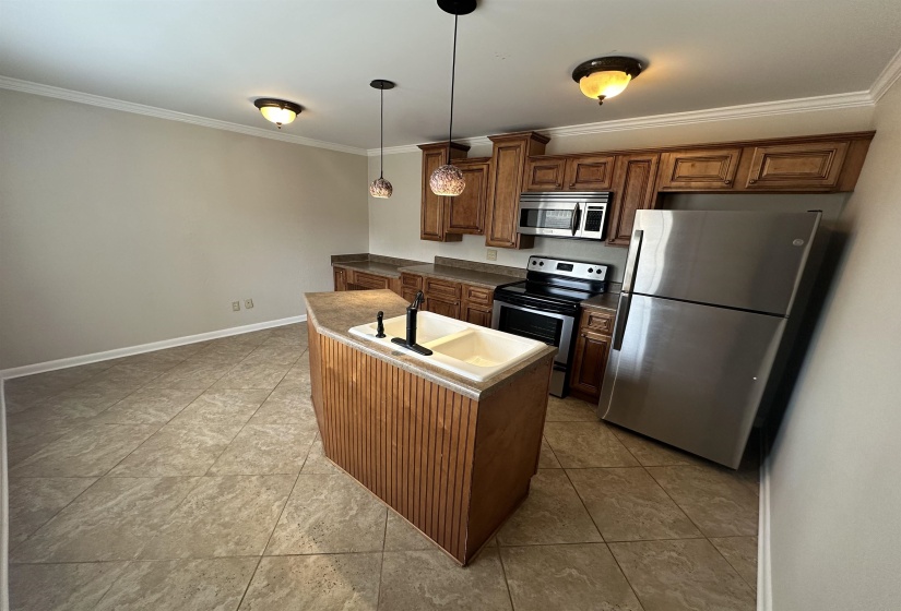 1720 RIDGE OAK PL, Memphis, Tennessee 38120, 2 Bedrooms Bedrooms, 5 Rooms Rooms,1.1 BathroomsBathrooms,Residential,For Sale,RIDGE OAK,10219959