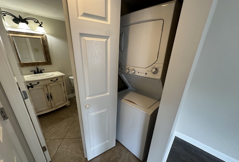 1720 RIDGE OAK PL, Memphis, Tennessee 38120, 2 Bedrooms Bedrooms, 5 Rooms Rooms,1.1 BathroomsBathrooms,Residential,For Sale,RIDGE OAK,10219959