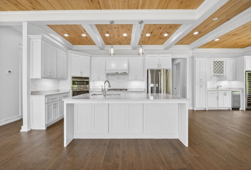 205 PIONEER TRL, Savannah, Tennessee 38372, 5 Bedrooms Bedrooms, 8 Rooms Rooms,4.1 BathroomsBathrooms,Residential,For Sale,PIONEER,10219906