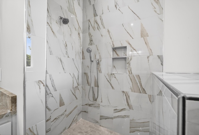 205 PIONEER TRL, Savannah, Tennessee 38372, 5 Bedrooms Bedrooms, 8 Rooms Rooms,4.1 BathroomsBathrooms,Residential,For Sale,PIONEER,10219906